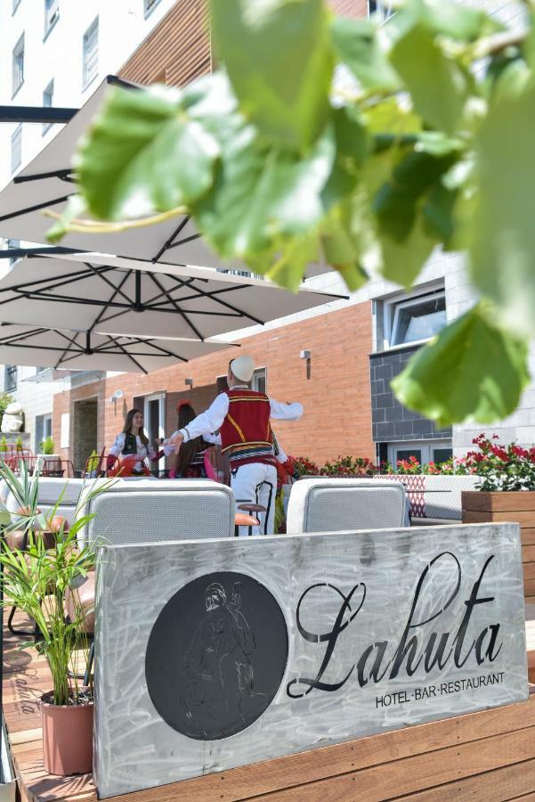 Hotel Lahuta Bajram Curri Exteriér fotografie